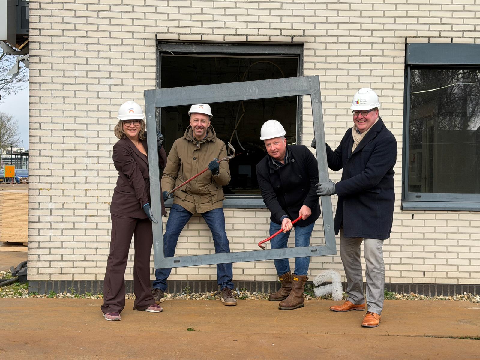 Intoppen op het voormalig Menzis-kantoor: van 63 naar 69 sociale huurwoningen. 